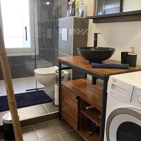 F2 Type Loft à * Ajaccio (Corsica)
